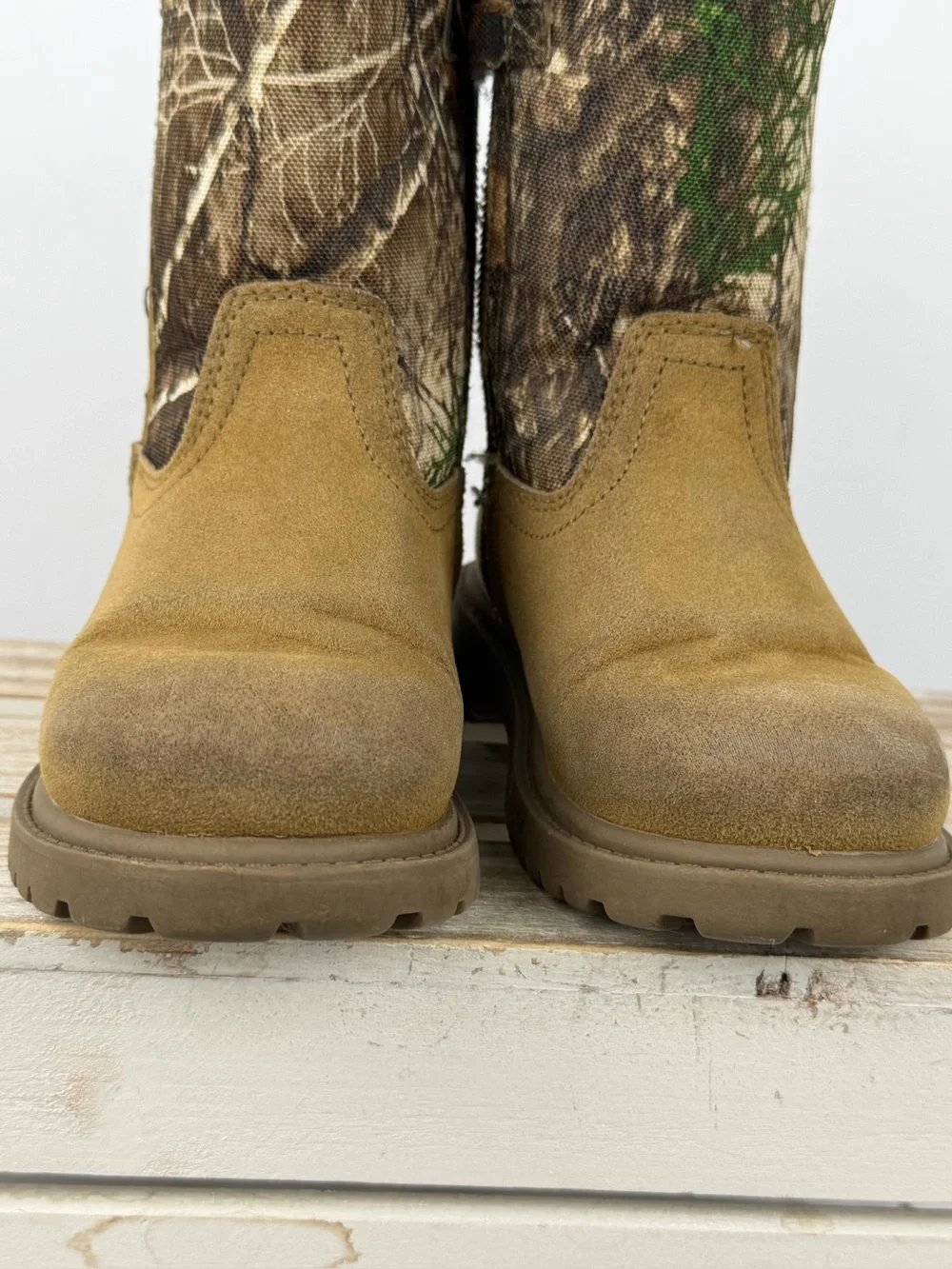 Magellan Outdoors Kids' Boone Realtree Edge boots tan faux-suede camo Sz 10D